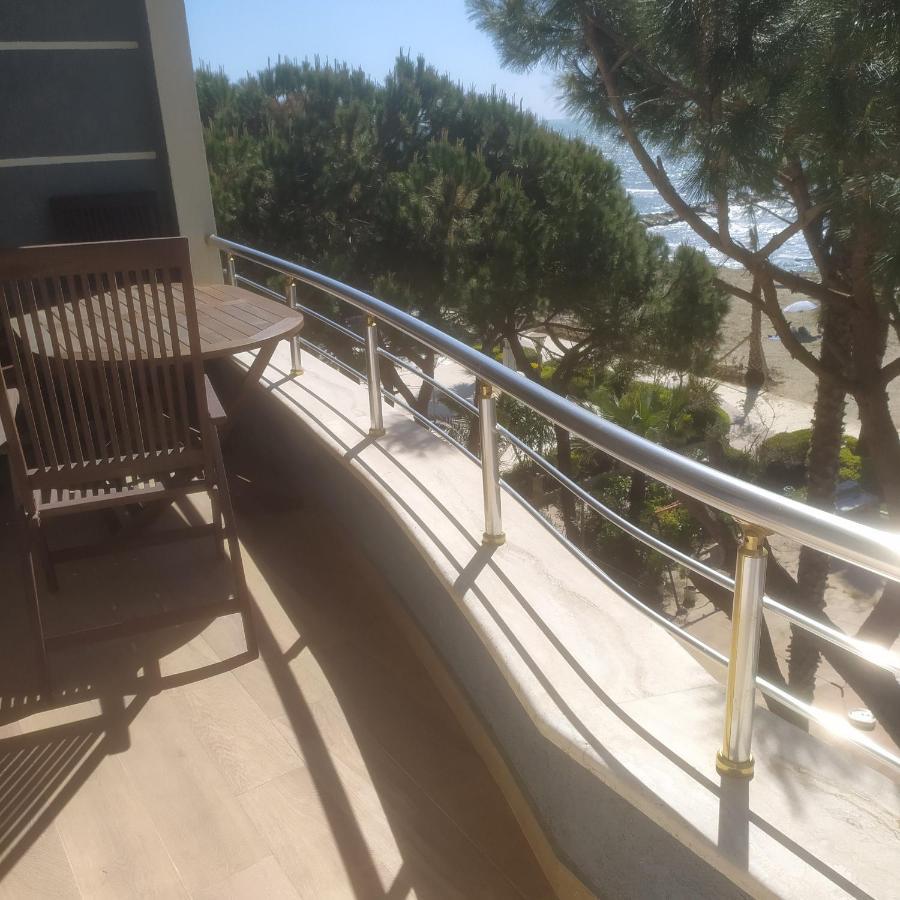 Mia'S Sea View Apartment โกเลม ภายนอก รูปภาพ