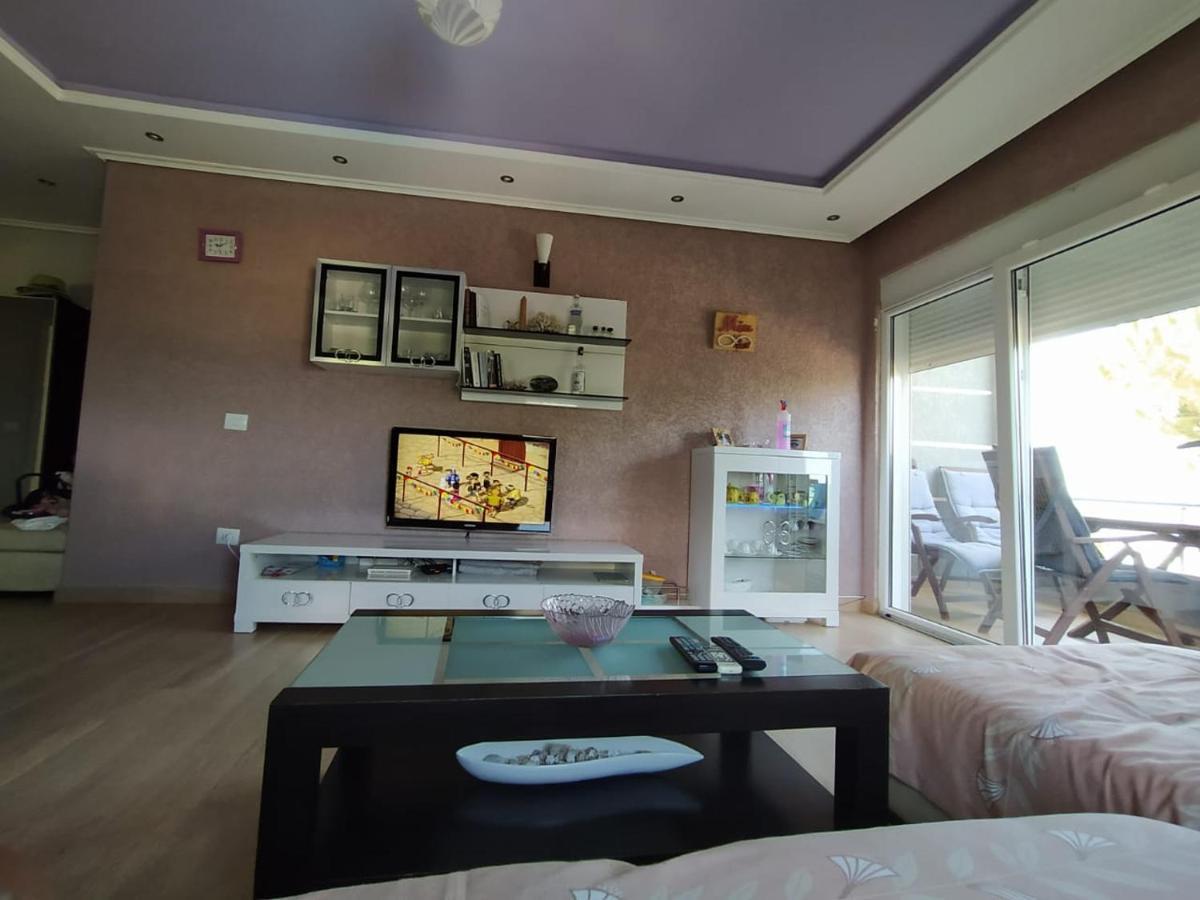 Mia'S Sea View Apartment โกเลม ภายนอก รูปภาพ