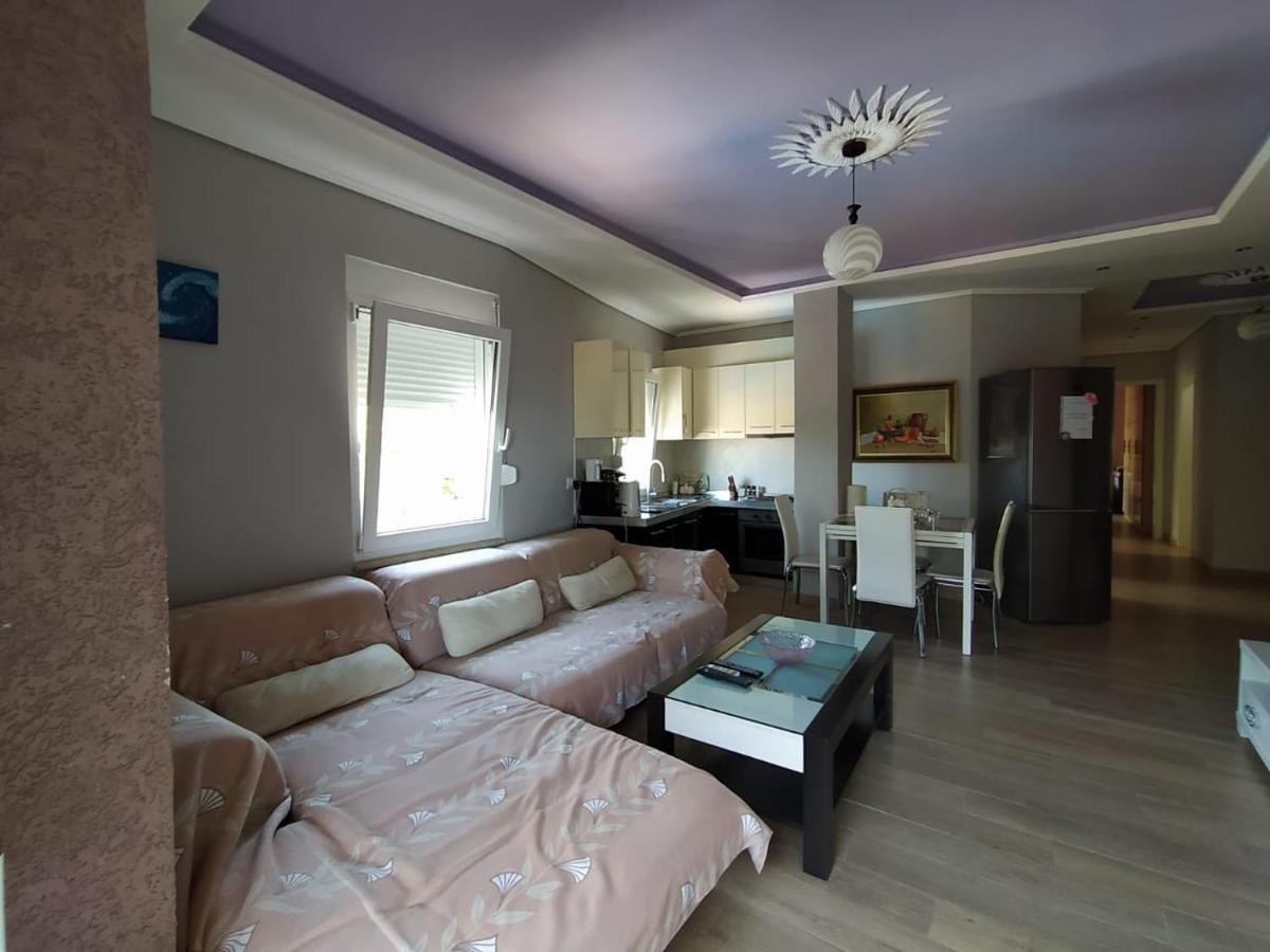 Mia'S Sea View Apartment โกเลม ภายนอก รูปภาพ