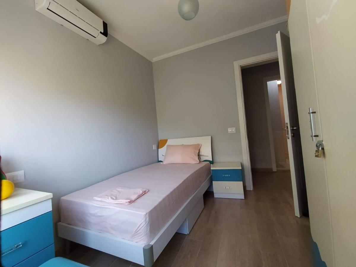 Mia'S Sea View Apartment โกเลม ภายนอก รูปภาพ