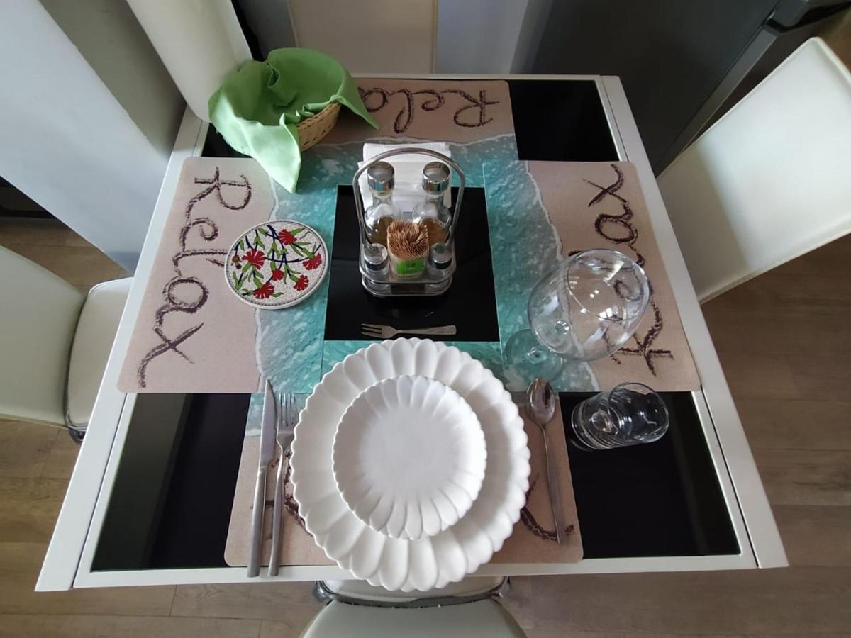 Mia'S Sea View Apartment โกเลม ภายนอก รูปภาพ