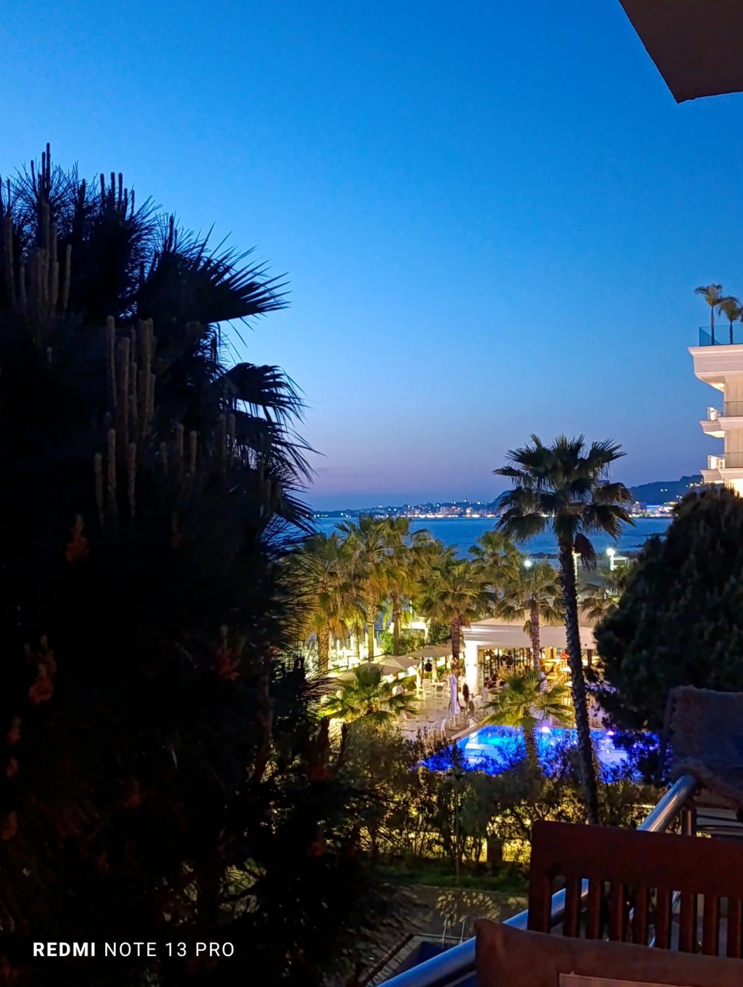 Mia'S Sea View Apartment โกเลม ภายนอก รูปภาพ